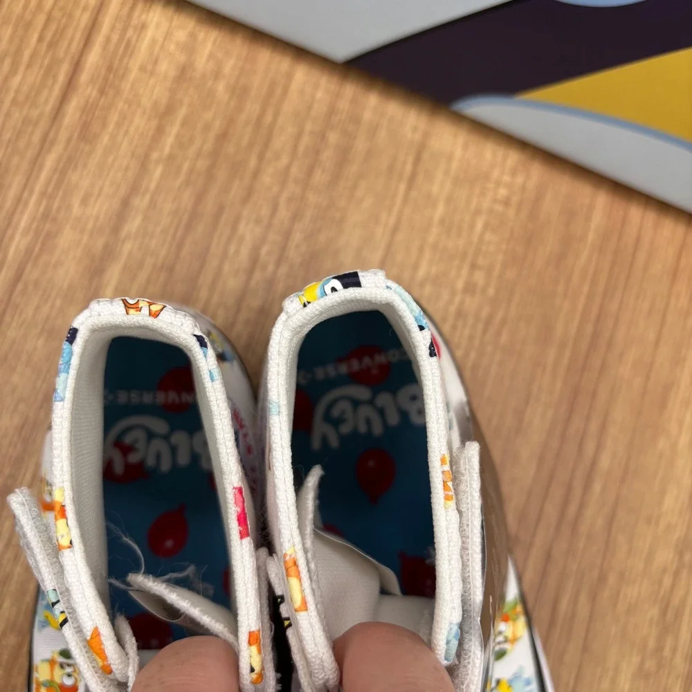 Converse X Disney Bluey Chuck Taylor All Star 1V Youth‎ Size 2 White Multi New